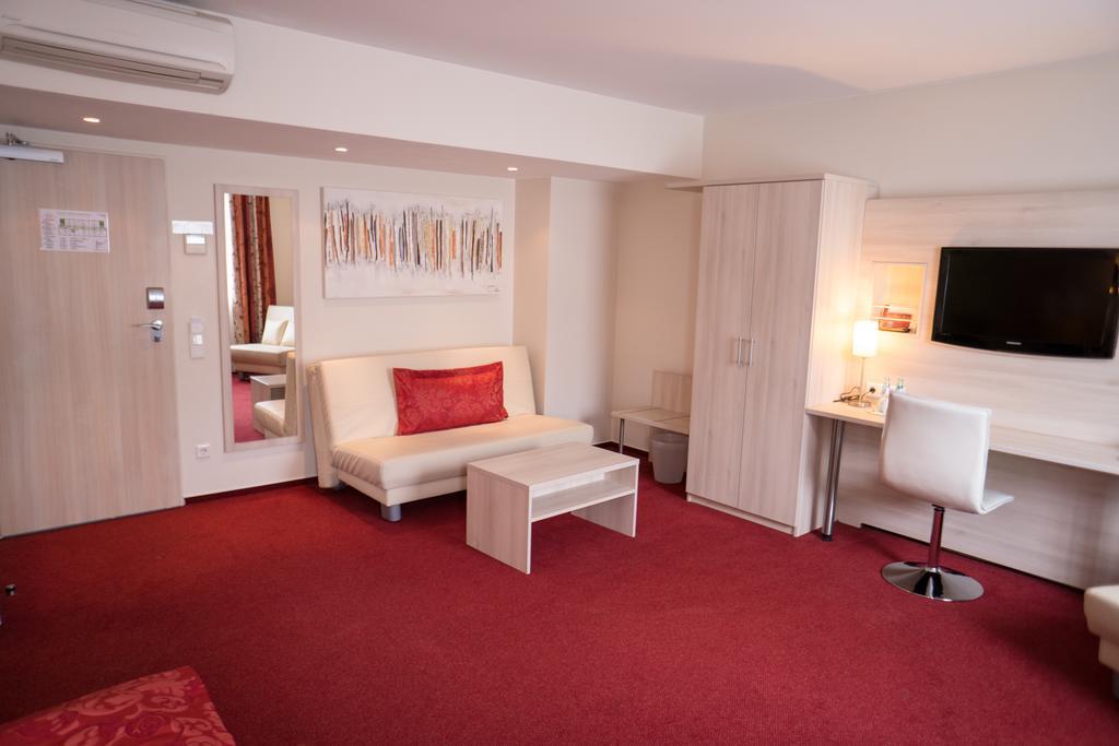 Hotel Roedelheimer Hof - Am Wasserturm Frankfurt nad Mohanem Pokoj fotografie